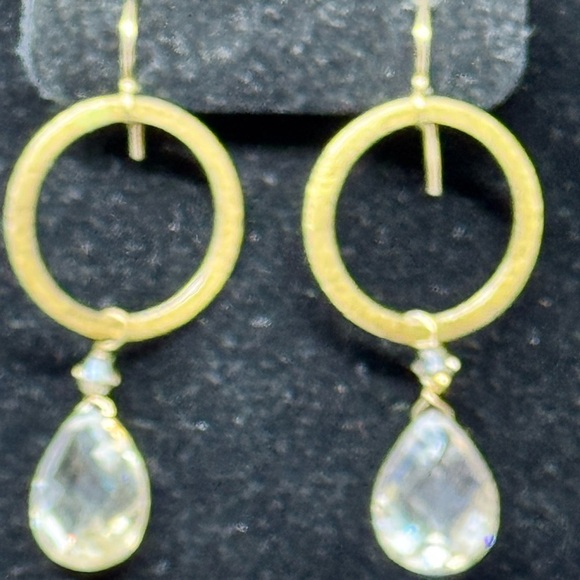 New handcrafted Sundance charm Antique Gold Finished clear quartz bezel Earrings - Picture 3 of 8